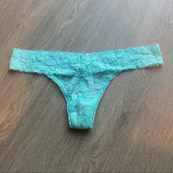 Brand new lace thong - Picture 1 of 2